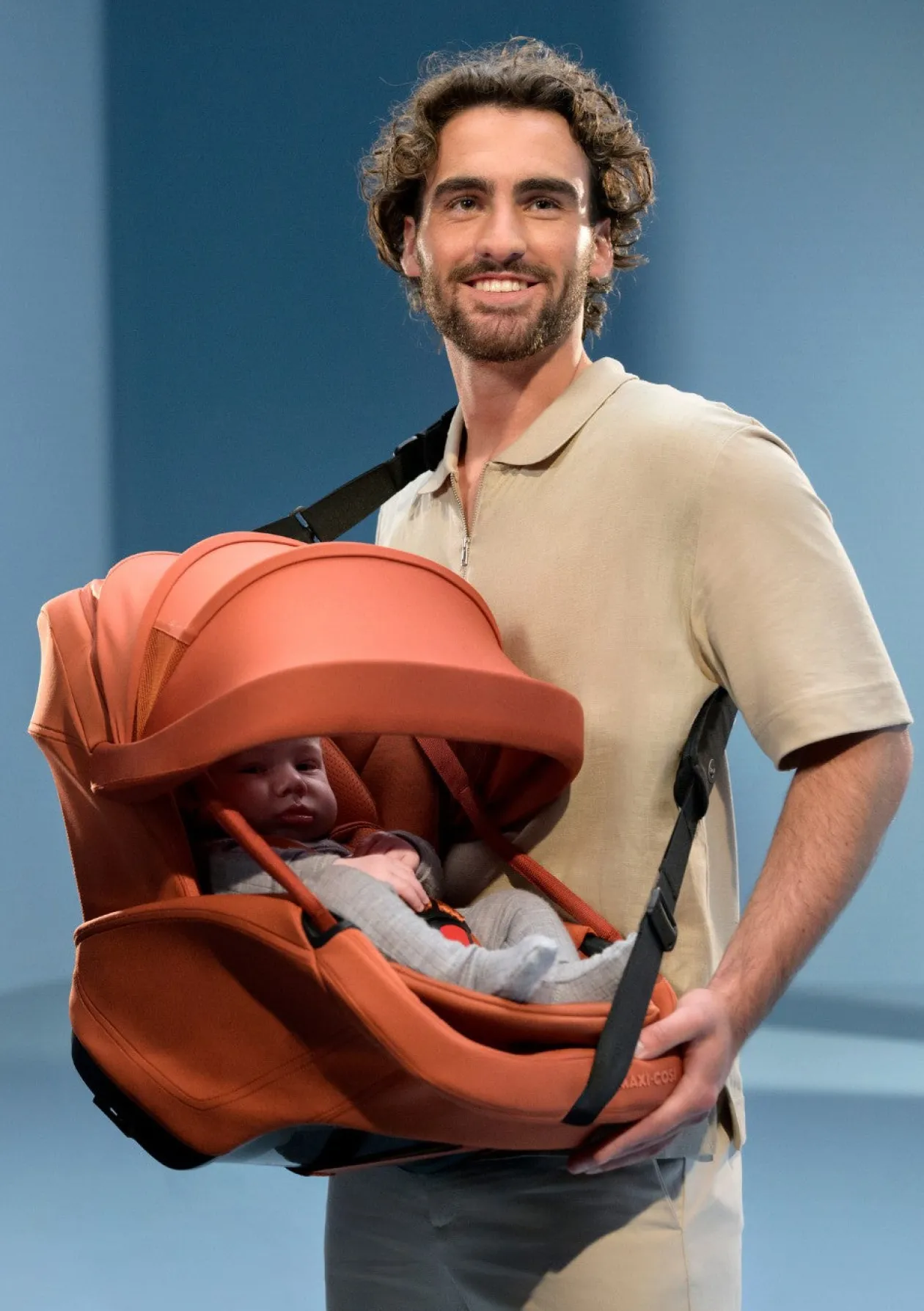 Babyschale 'Coral Slide Pro' Onyx Black