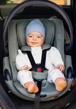 Babyschale 'Go Beyond2' Black SoftBreeze