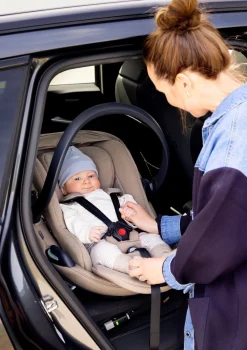 Babyschale 'Go Beyond2' Dark Sand SoftBreeze