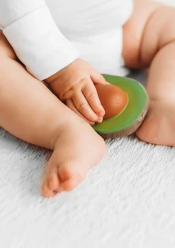 Beißspielzeug 'Arnold the Avocado'