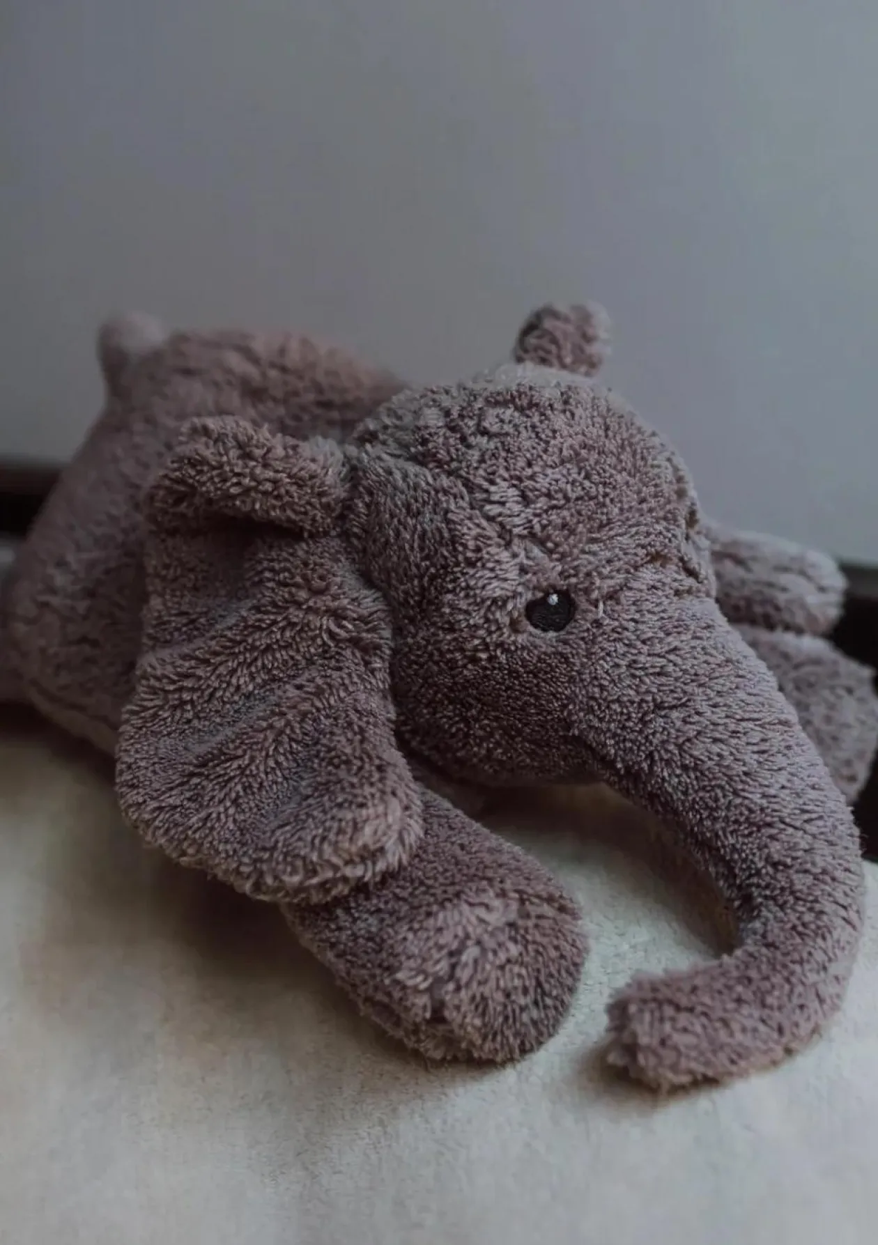 Kuscheltier Elefant mit Herzschlag 'George' grau