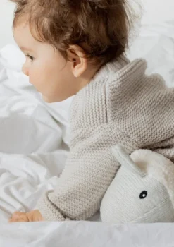 Kuscheltier mit Spieluhr 'Moby' Grey