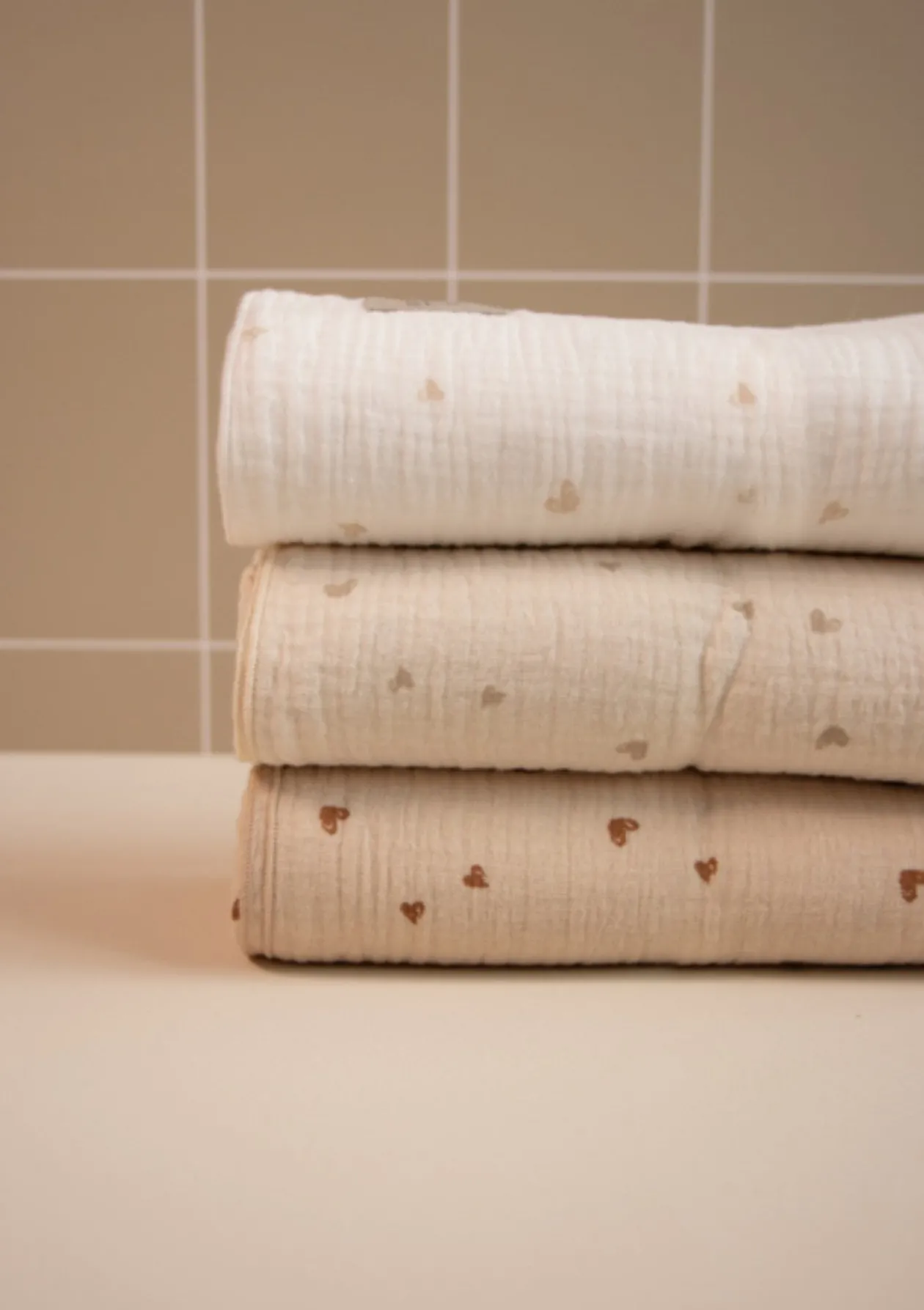 Mulltuch 'Heart' Cream sand 60 x 60 cm