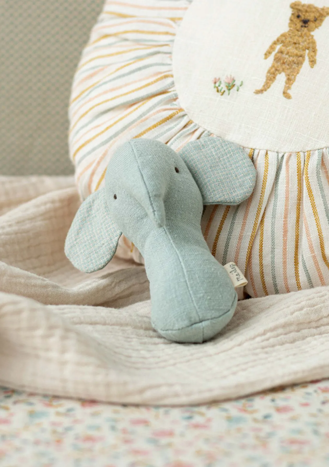 Rassel 'Lullaby Friends' Elefant hellblau