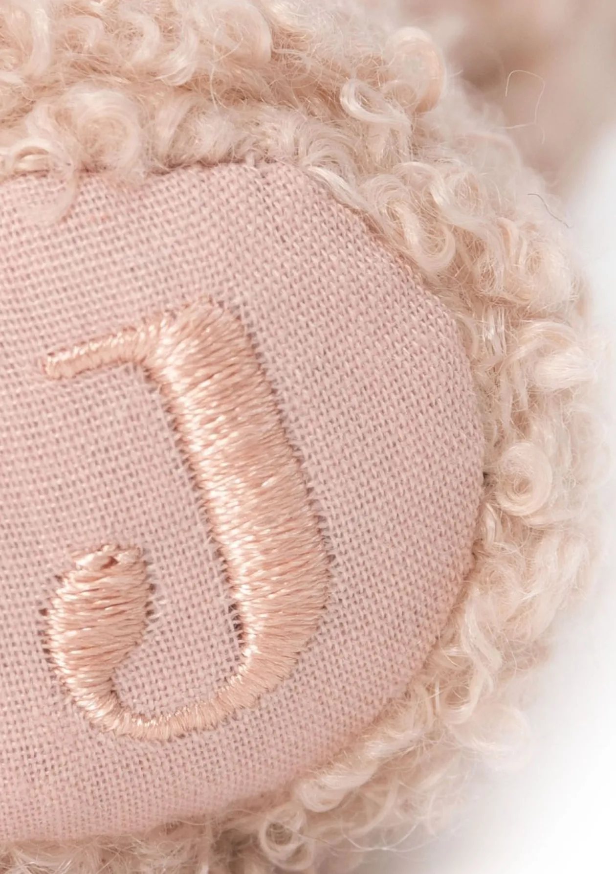 Rassel 'Teddy Bear' Wild Rose