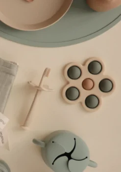 Silikon Spielblume Dried Thyme / Natural / Shifting Sand