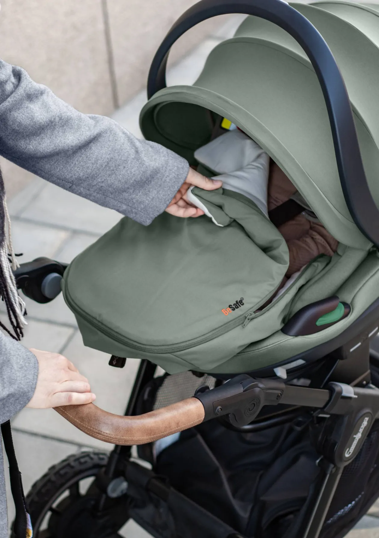 Wind & Weather Cover für Babyschale 'Go Beyond' Meadow Green